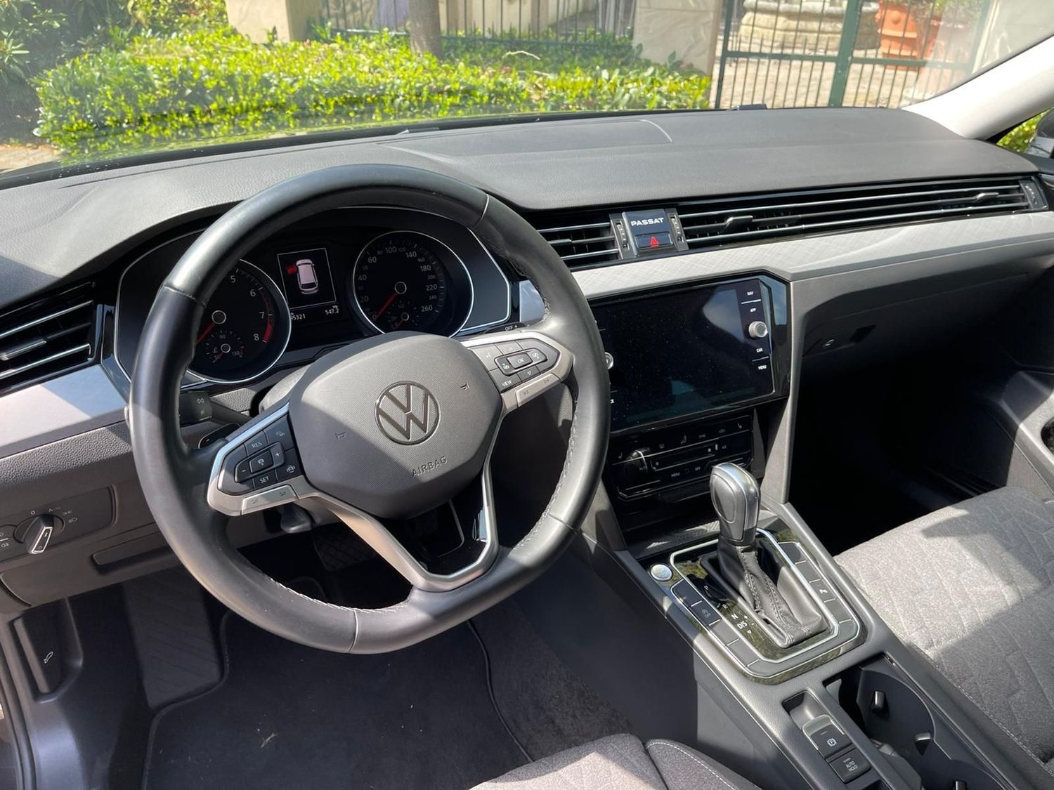 Volkswagen Passat Business - Samsaru's Car Outlet