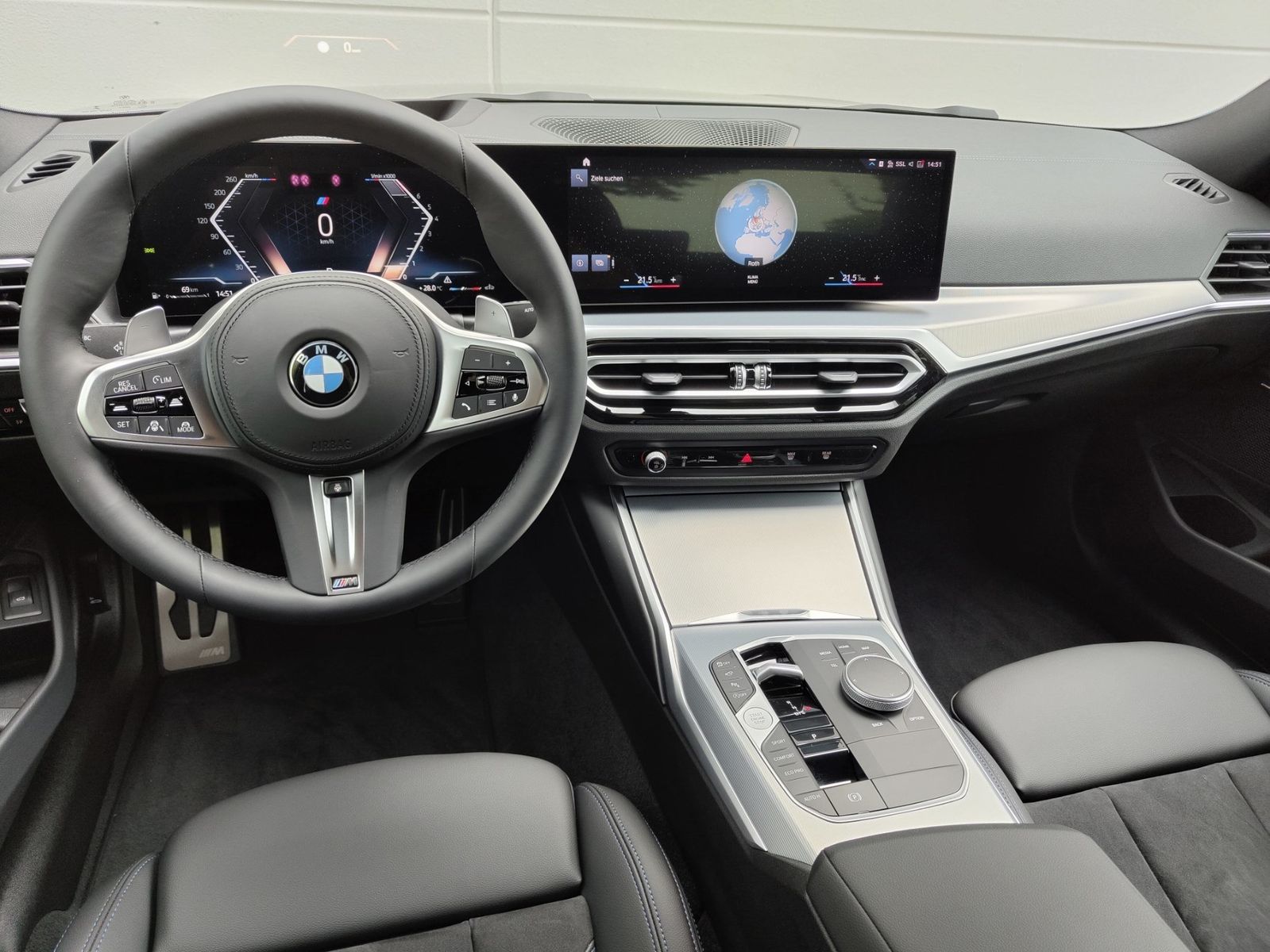 BMW 330i xDrive M Sportpaket - Samsaru's Car Outlet