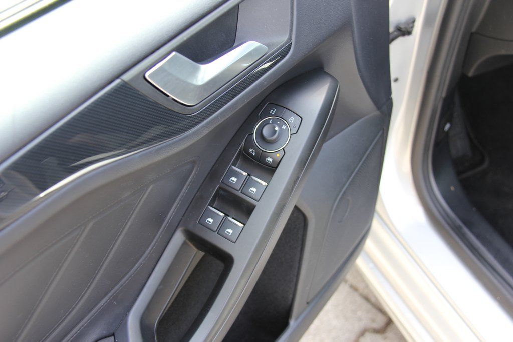 Ford Focus Turnier 155PS ST-LINE LED AdapTempomat CAM