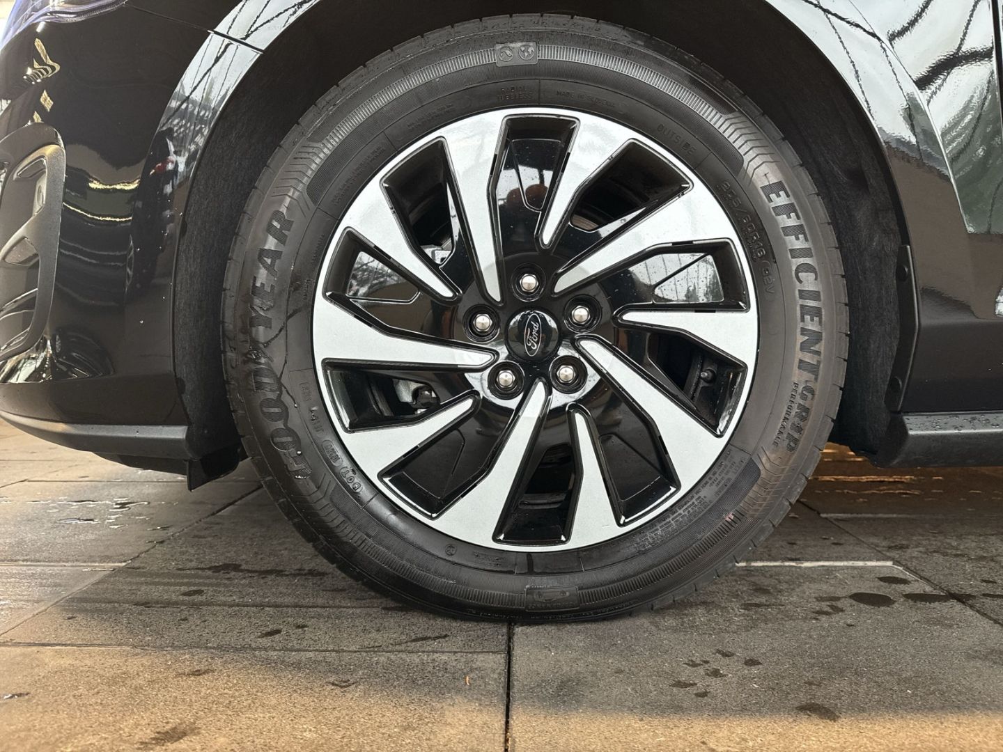 Ford Focus Titanium 1.0 EcoBoost MHEV +LED+ACC+TWA+SZ