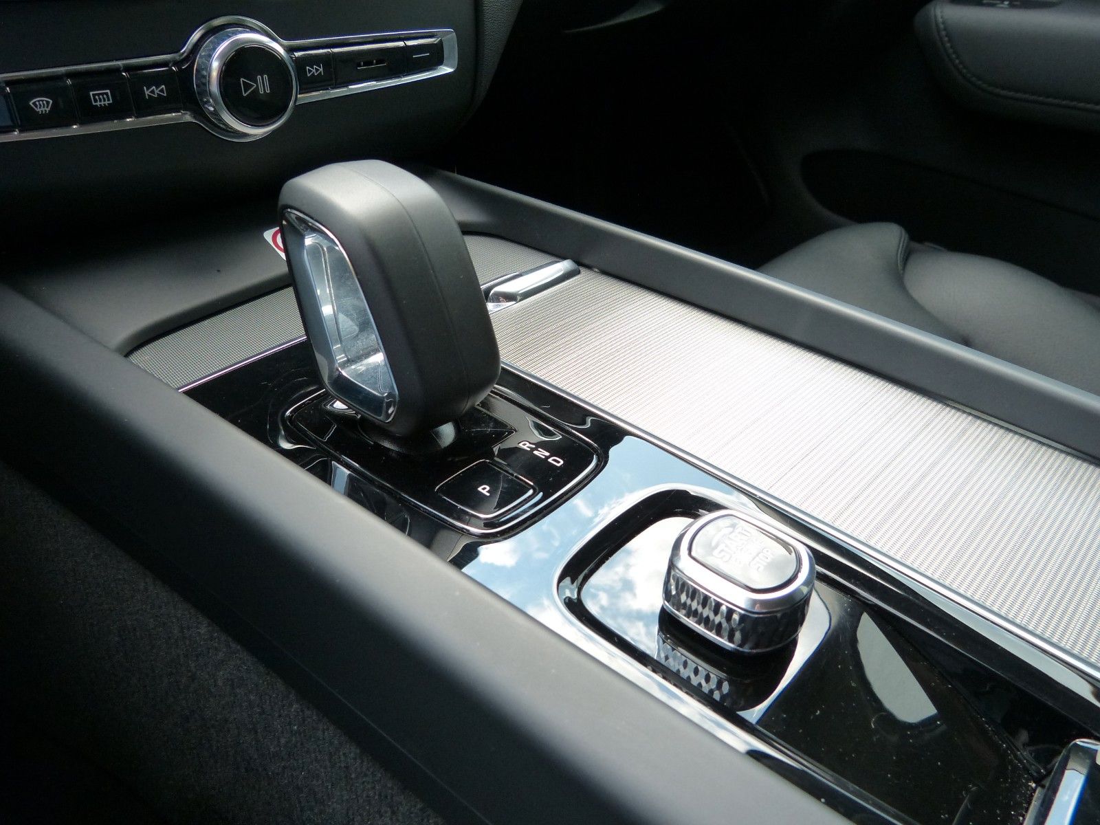 Volvo XC60 B4 Plus Dark Auto ACC*360°
