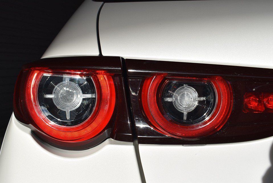 Mazda 3 5-Türer 2.5L e-SKYACTIV G 140 Nagisa Teilleder