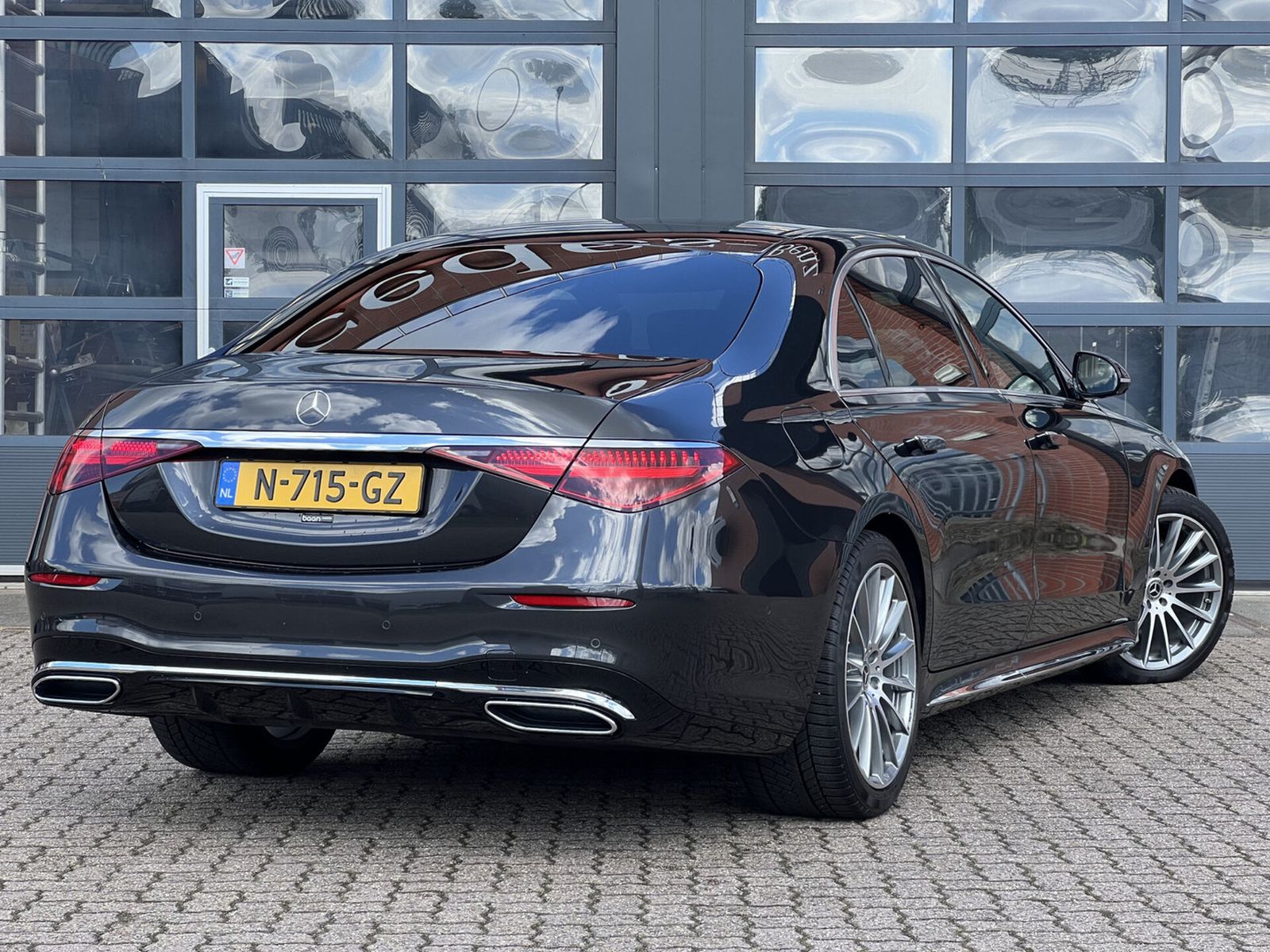 Mercedes-Benz S 400d Lang 4-Matic AMG Line - Samsaru's Car Outlet