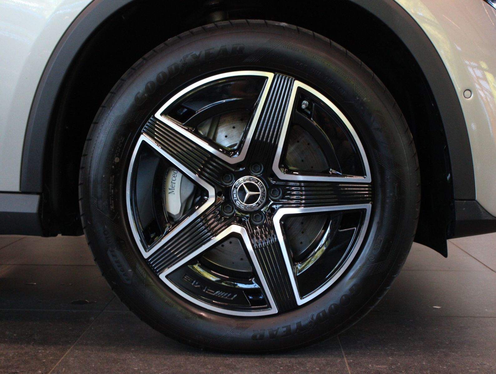 Mercedes-Benz GLC 220d 4Matic AMG Line Pano*Allradlenkung*VOLL