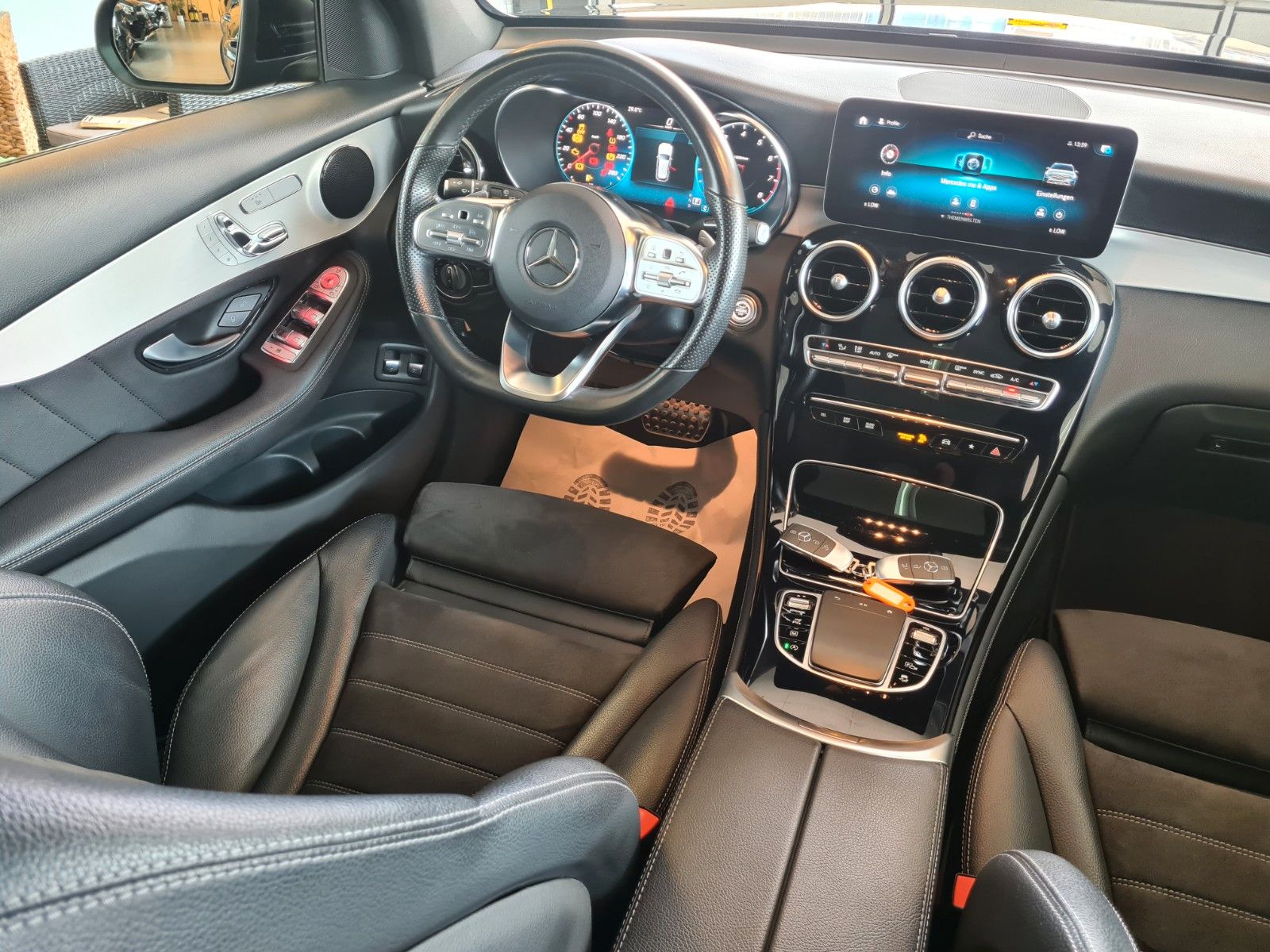 Mercedes-Benz GLC 200 4M AMG Night - Samsaru's Car Outlet