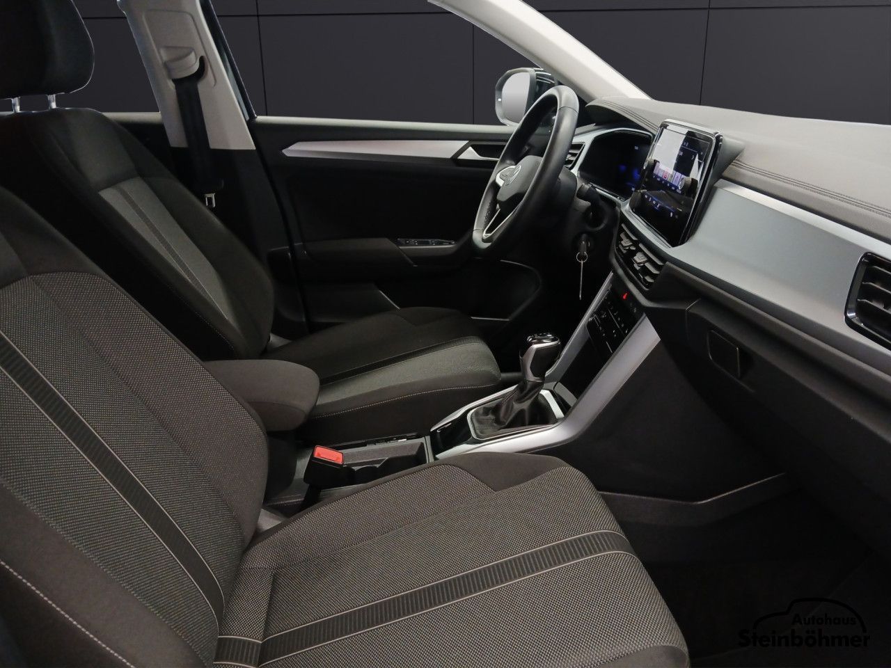 Volkswagen T-ROC Life 1.5TSI DSG - Samsaru's Car Outlet