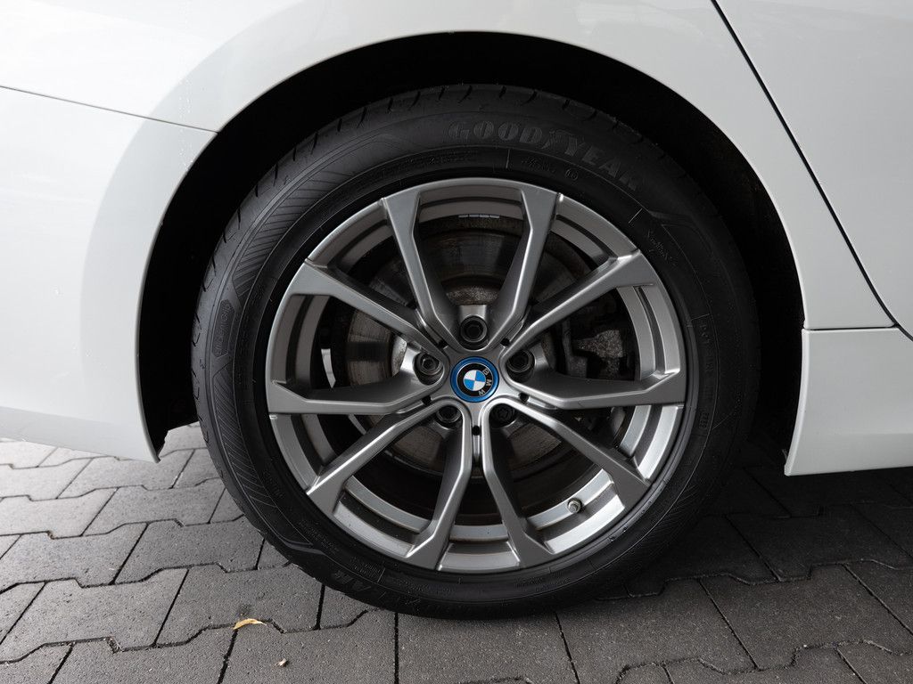 BMW 320e Touring Sport Line - Samsaru's Car Outlet