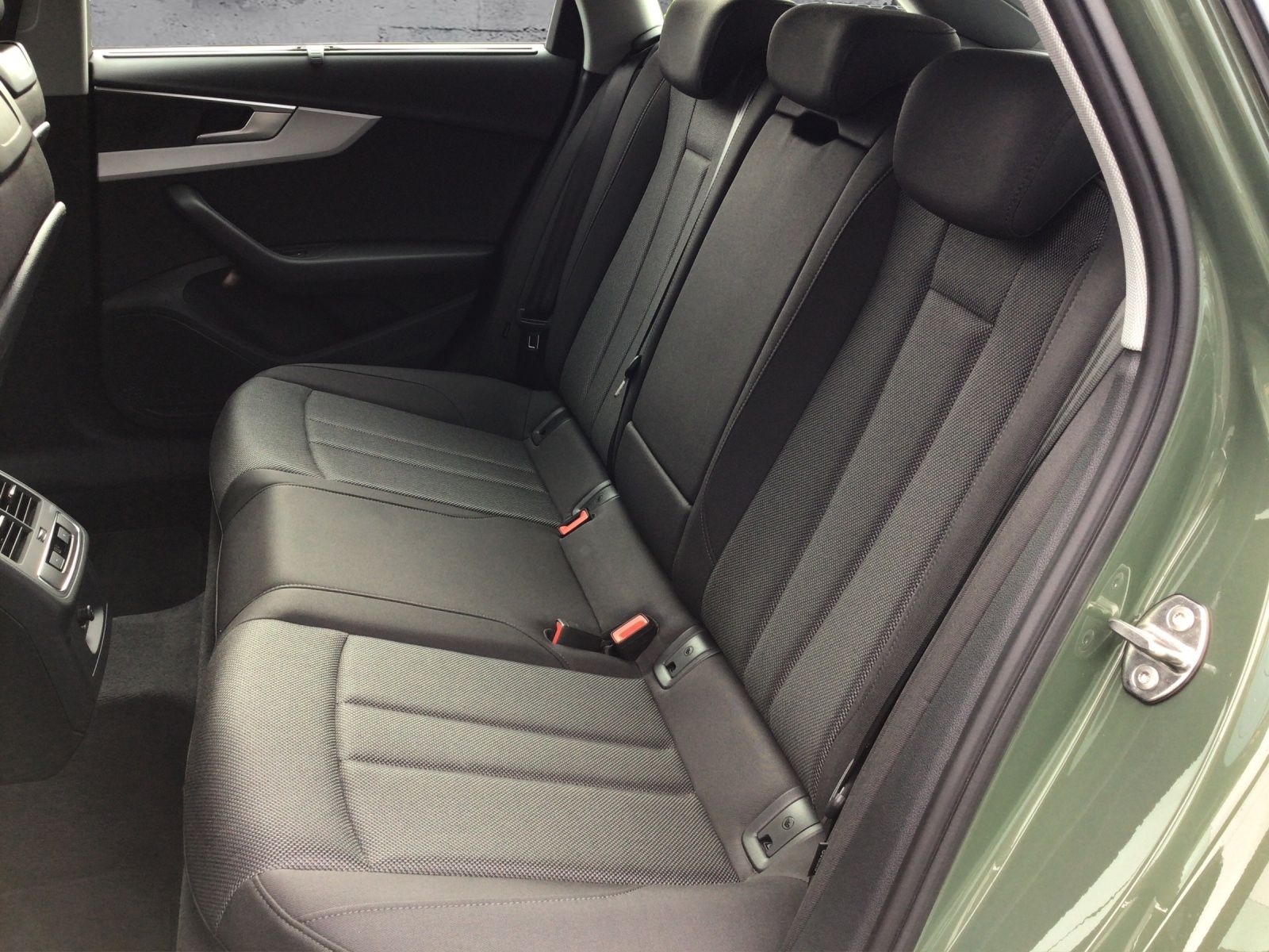 Audi A4 allroad 40 TDI quattro S-tronic AHK ** Busine