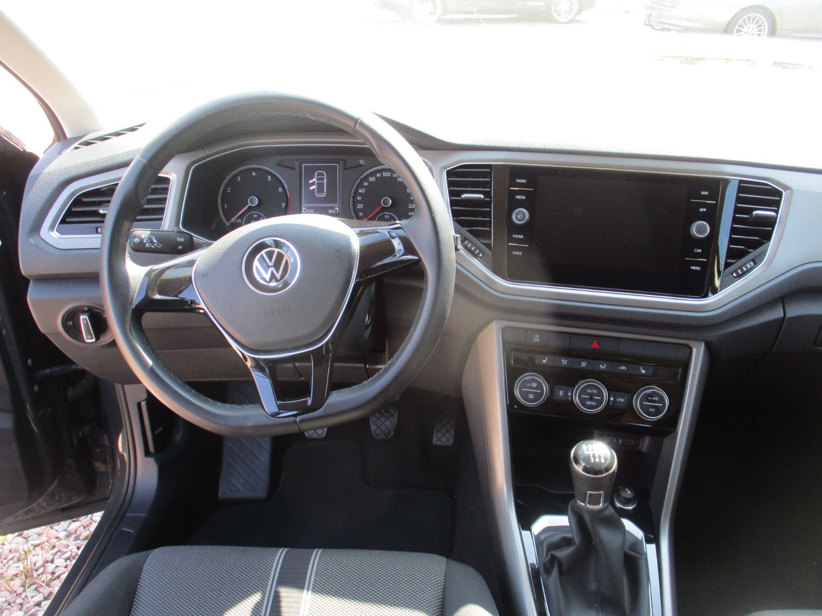 Volkswagen T-Roc 1.0 TSI Style - Samsaru's Car Outlet