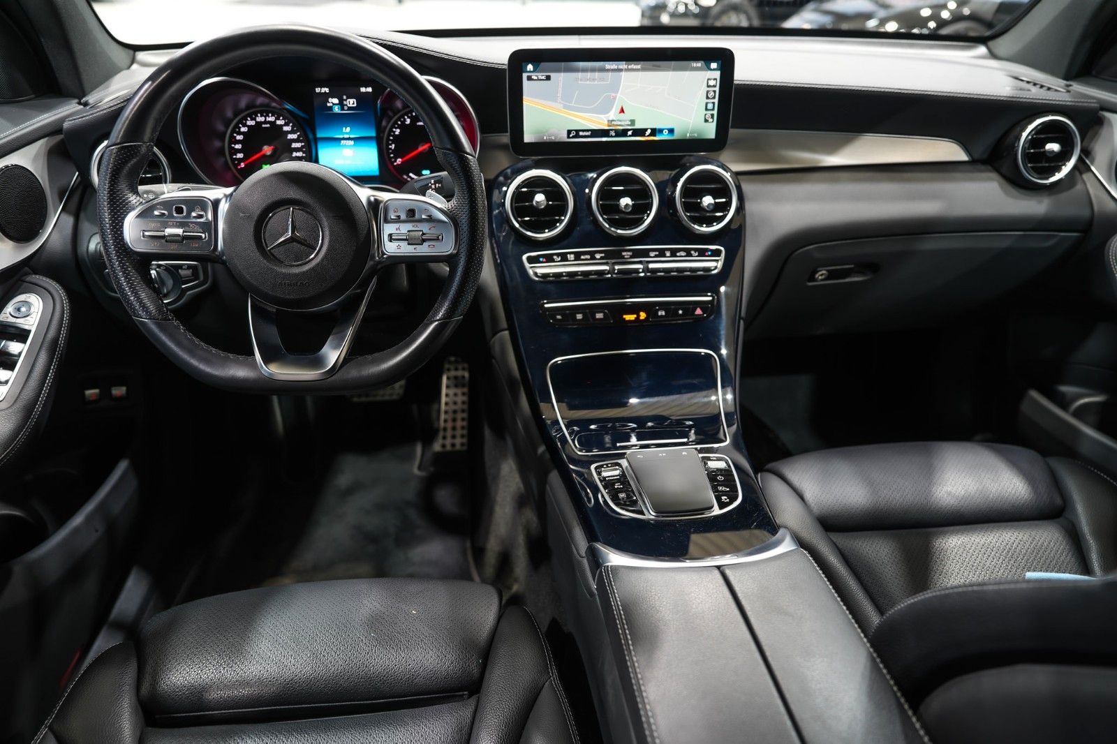 Mercedes-Benz GLC 300 e Coupe 4M *AMG-LINE*LEDER*NAVI*LED*1.HD