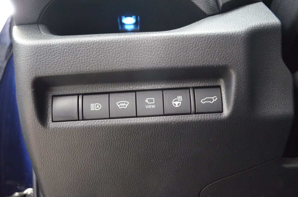Toyota RAV 4 4x4 Plug-in-Hybrid - Samsaru's Car Outlet