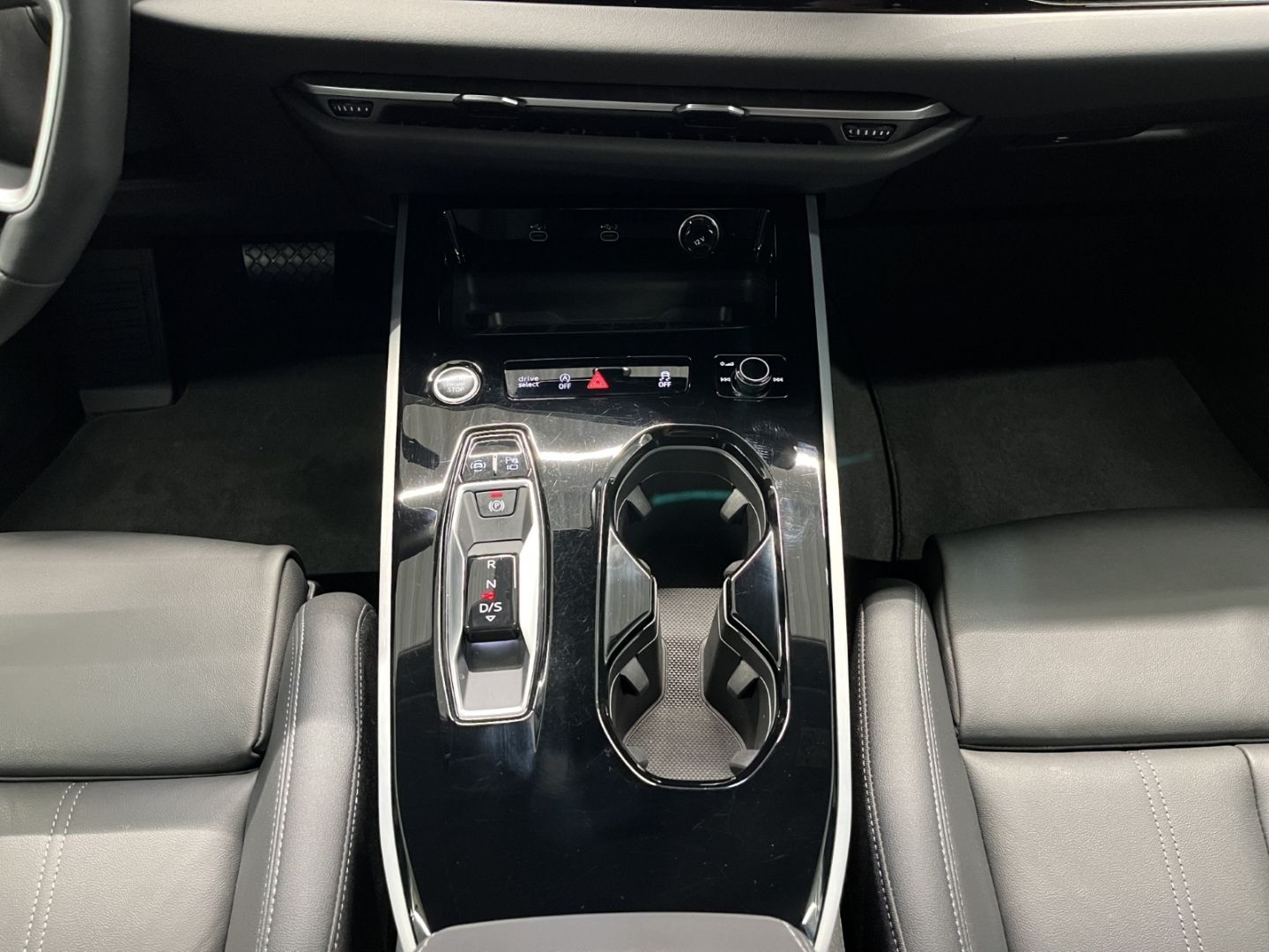 Audi A5 Avant TFSI qu. S line MATRIX AHK 19 TECH PRO