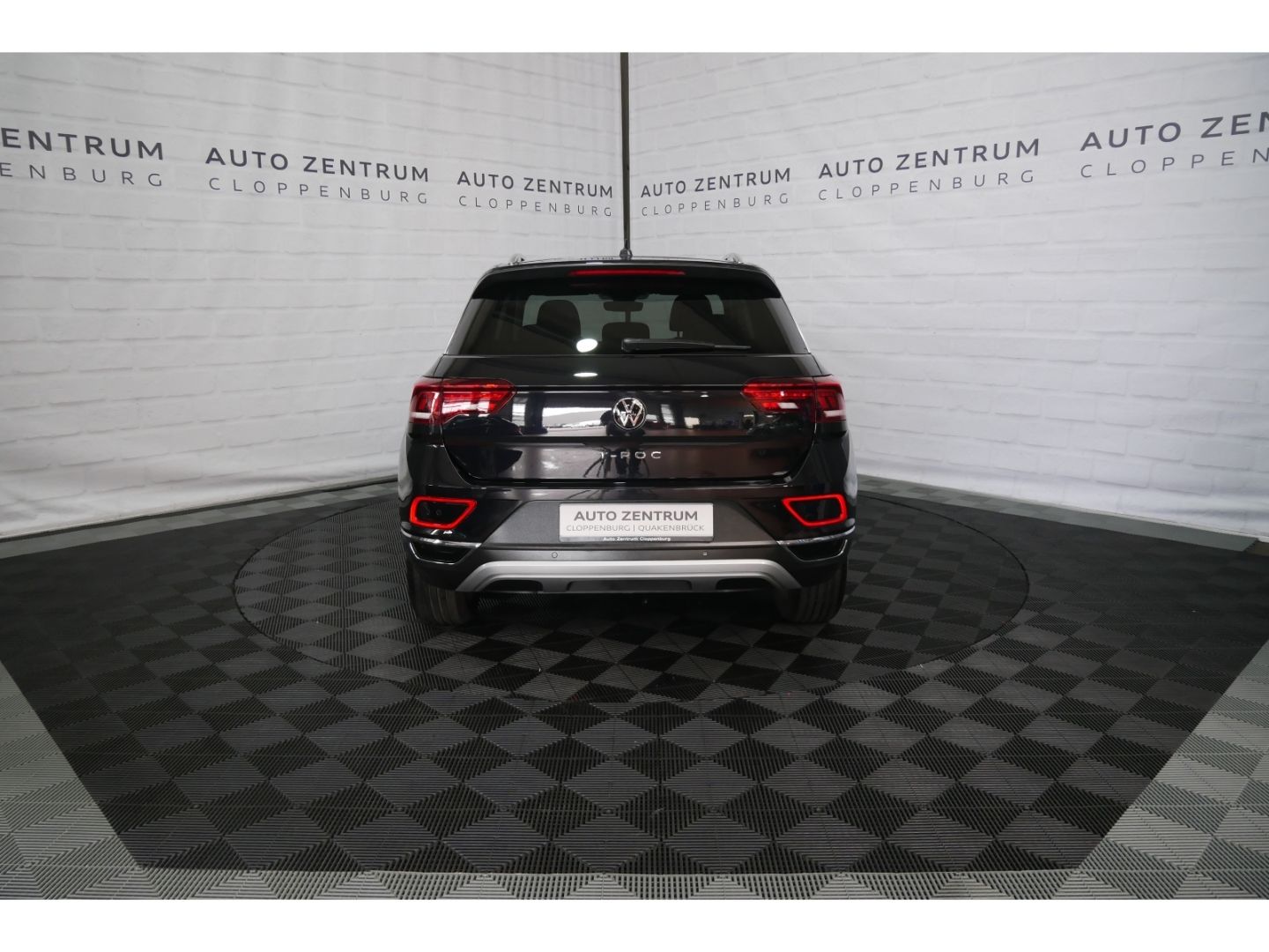 Volkswagen T-Roc Style 1.5 TSI - Samsaru's Car Outlet