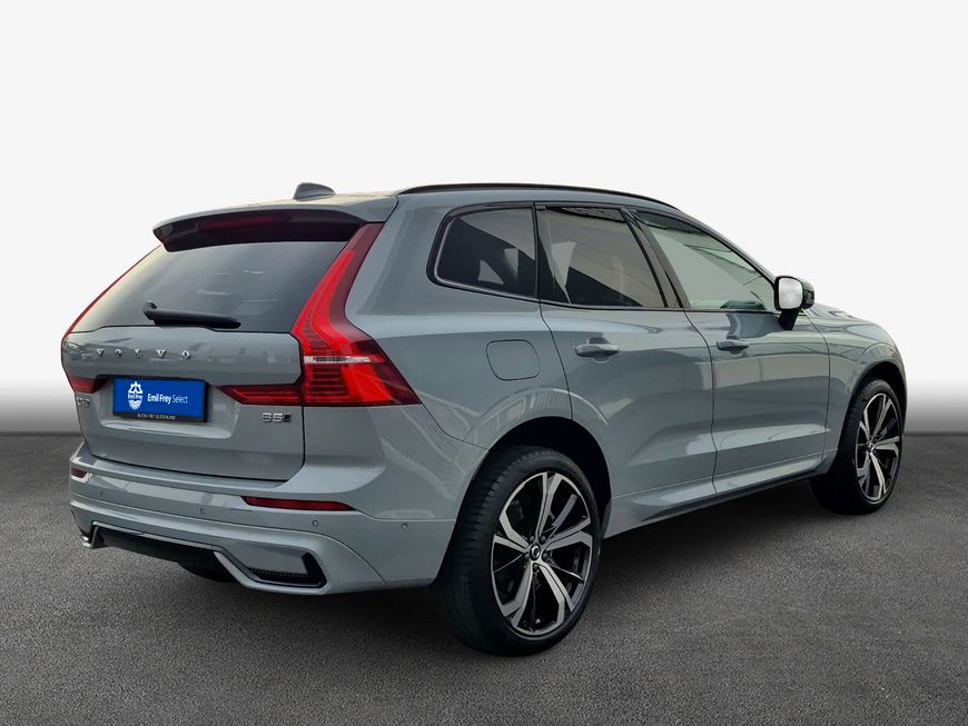 Volvo XC60 B5 B AWD Ultra Dark