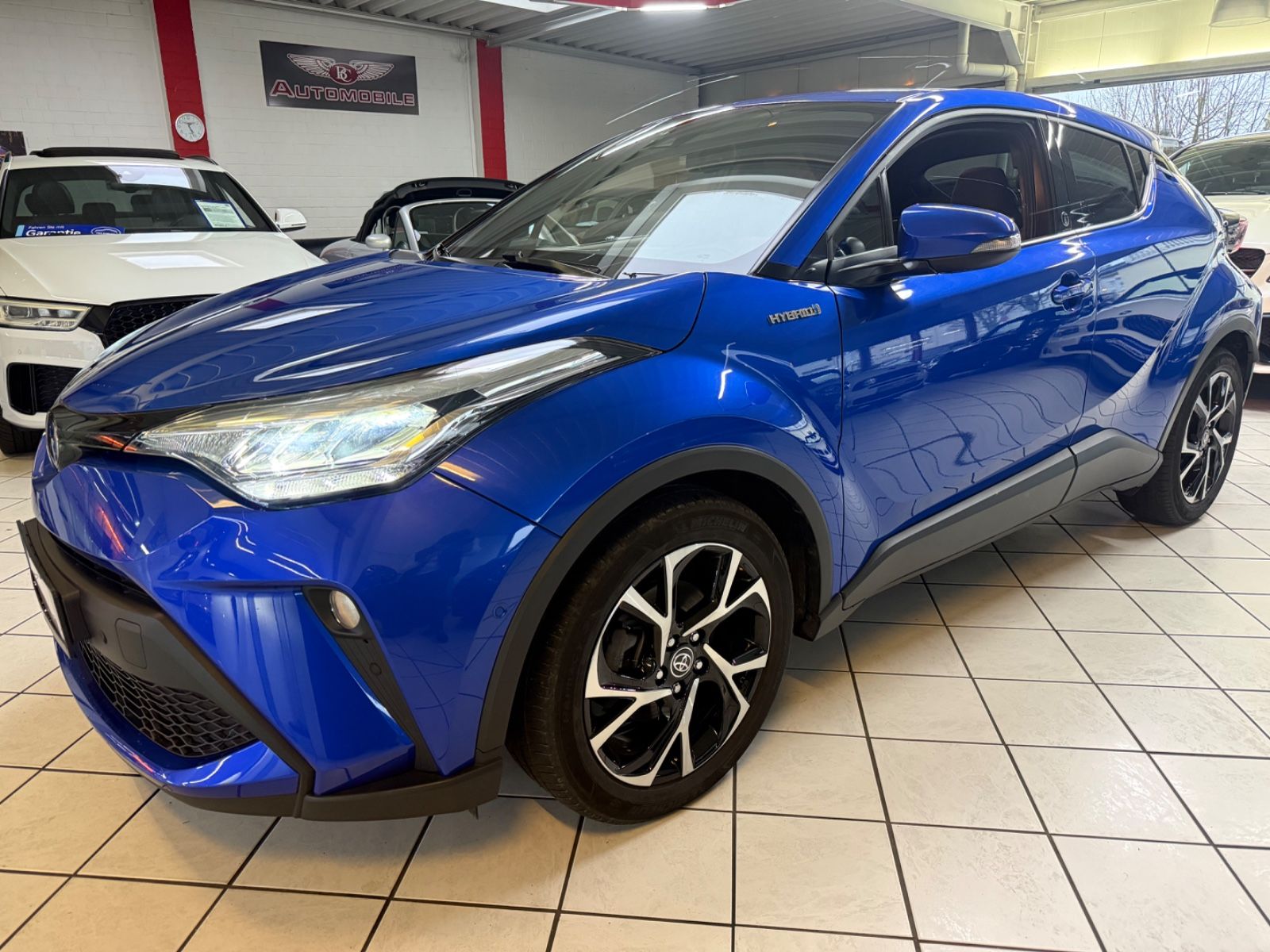 Toyota C-HR Hybrid Team D - Samsaru's Car Outlet