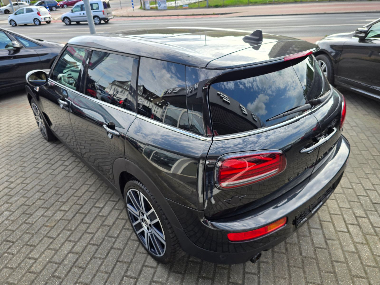 MINI COOPER Clubman MINI Yours - Samsaru's Car Outlet