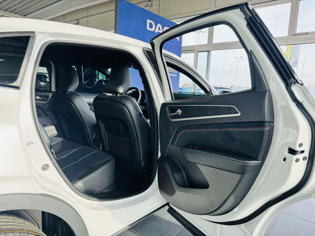 Renault Arkana ESPRIT ALPINE Full Hybrid - Samsaru's Car Outlet