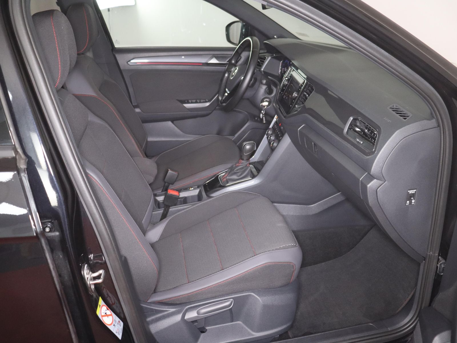 Volkswagen T-Roc R-Line - Samsaru's Car Outlet