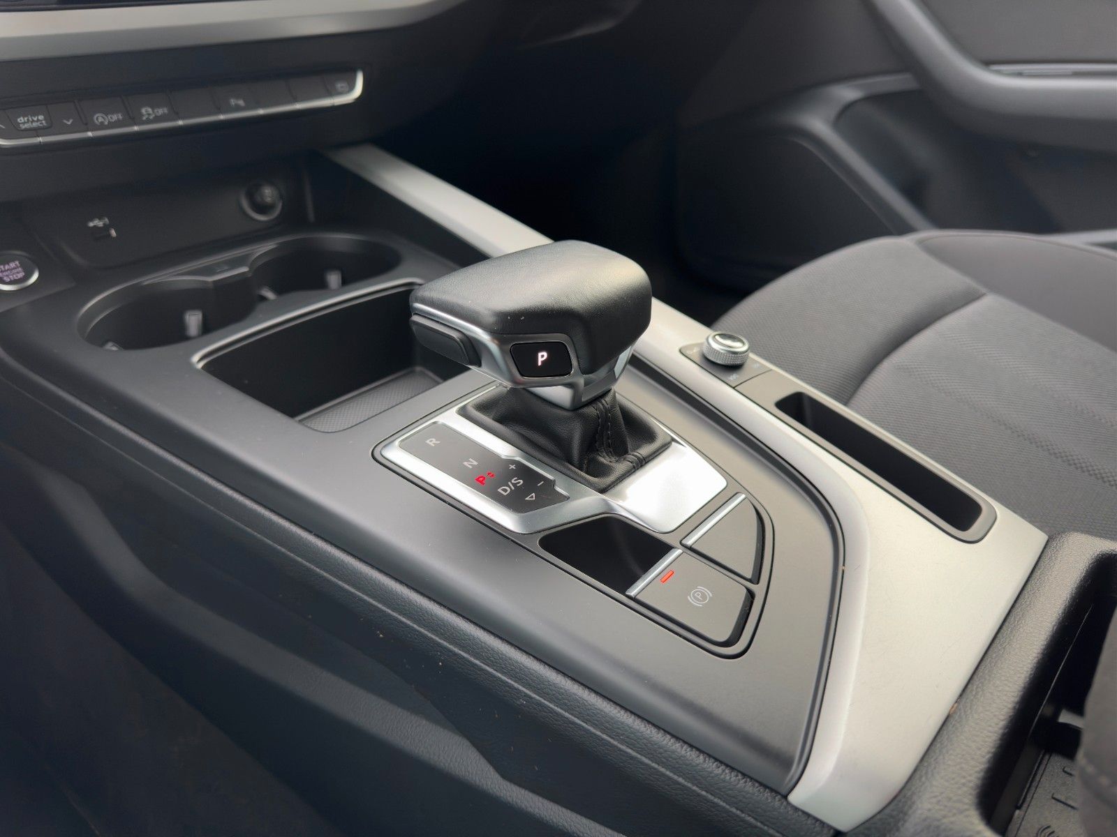 Audi A4 Av.40 TDI quattro advanced - Samsaru's Car Outlet