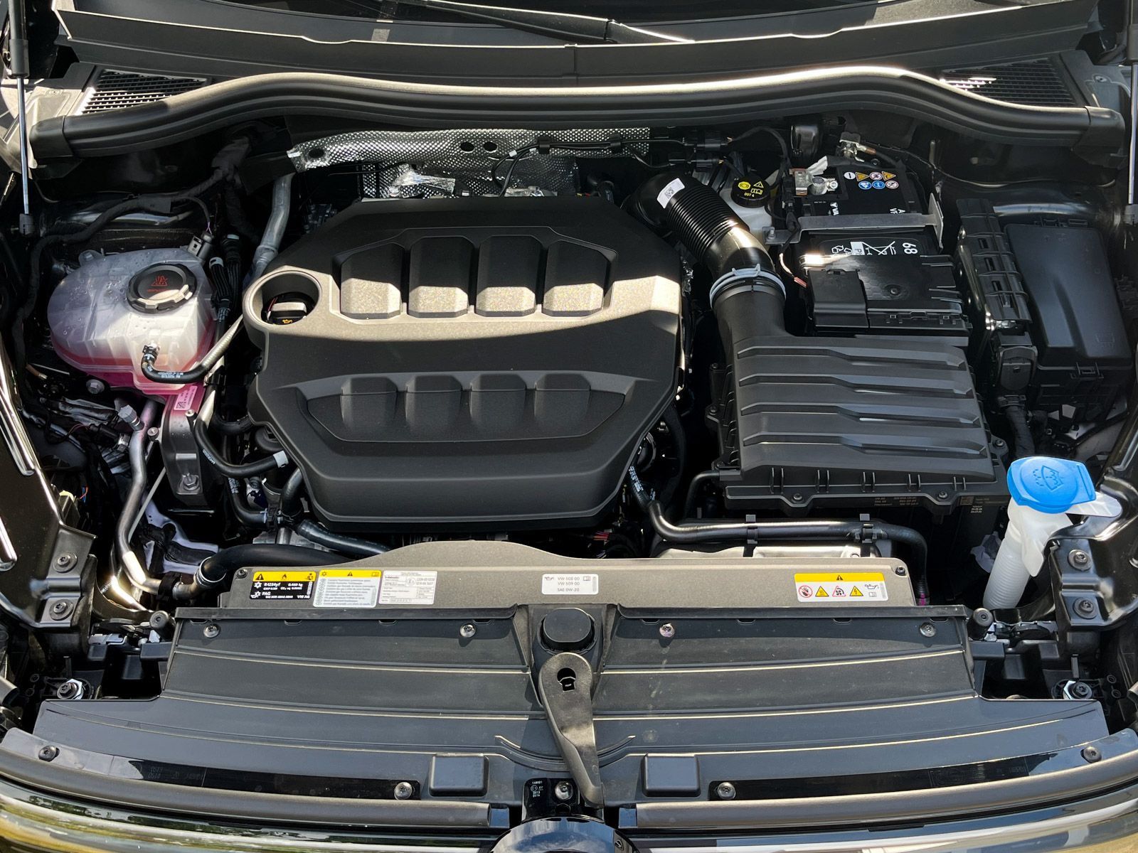 Volkswagen Tiguan 2.0 TSI R-Line 4Mo. DSG Matrix AHK Stdhzg