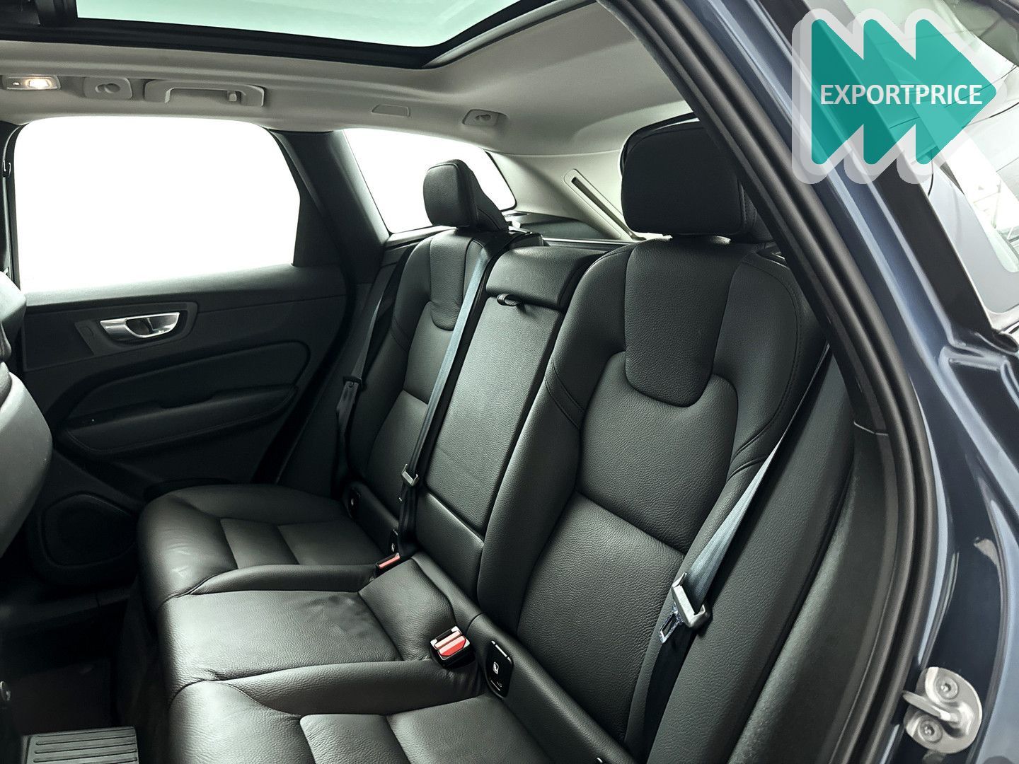 Volvo XC60 T6 Plug-in hybrid AWD Plus Dark | panorama