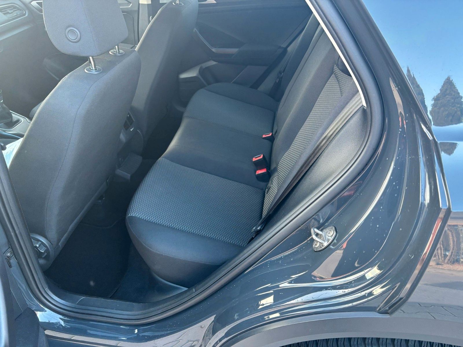Volkswagen T-Roc - Samsaru's Car Outlet