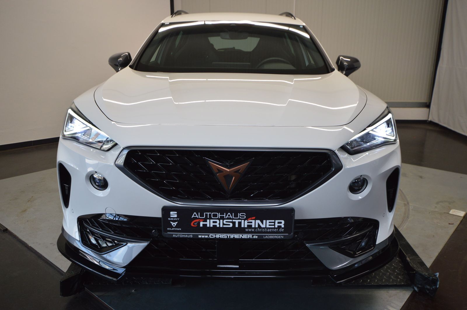 Cupra Formentor VZ 1.4 e-HYBRID - Samsaru's Car Outlet