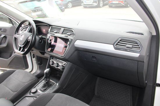 Volkswagen Tiguan 2.0 TDI 4Motion R-Line DSG Pano AHK ACC 2
