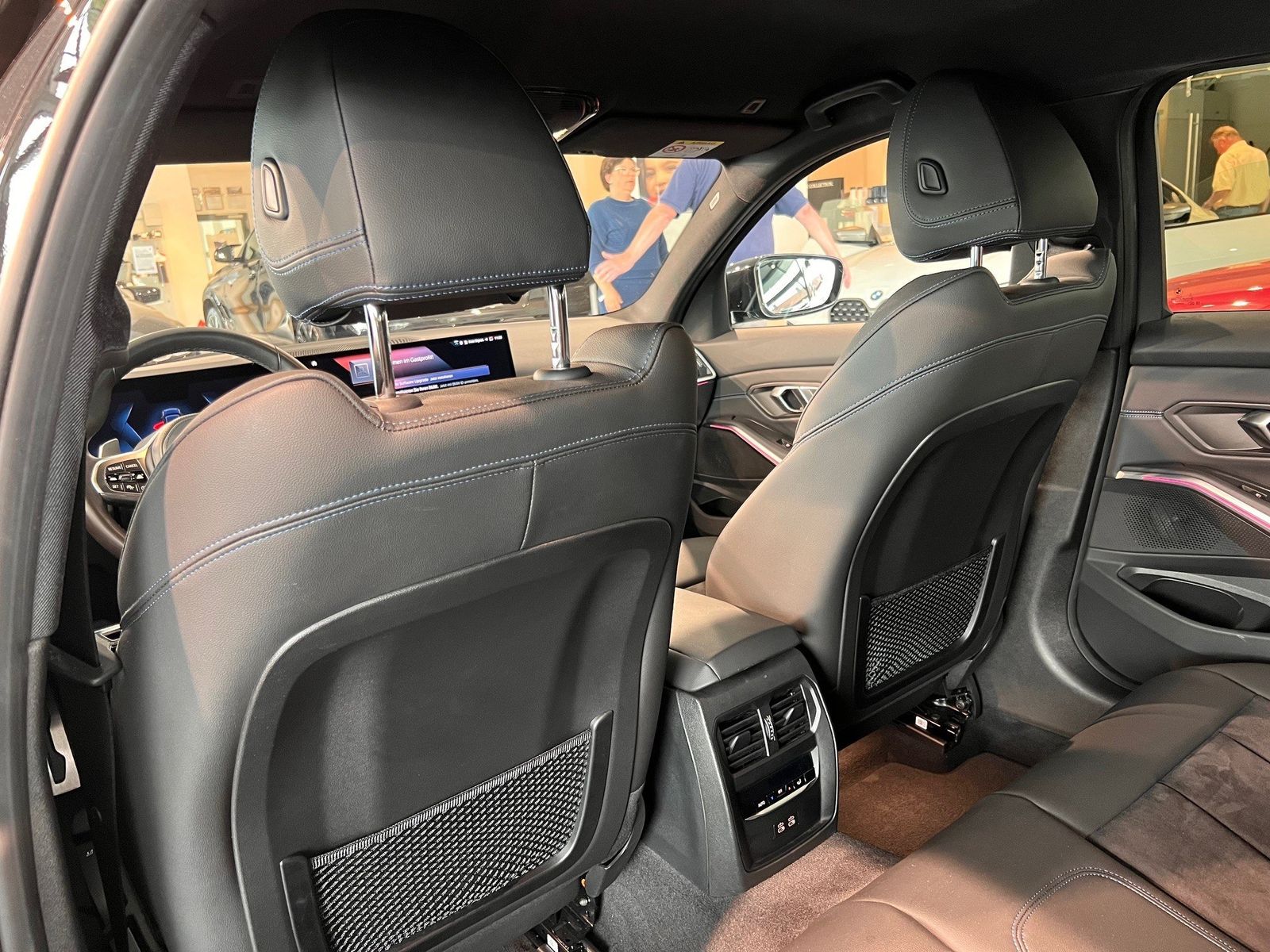 BMW 320d xDrive M Sport - Samsaru's Car Outlet