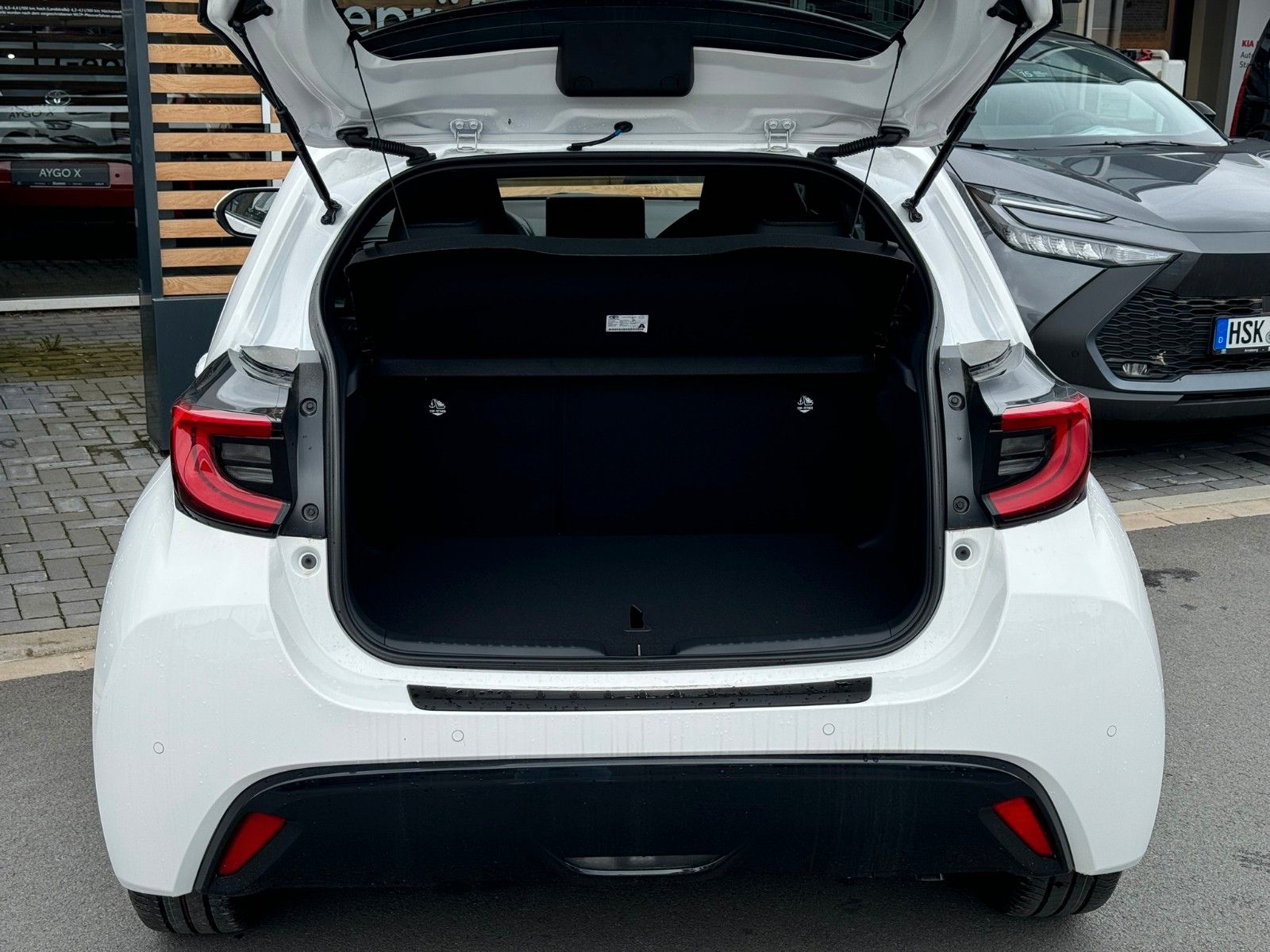 Toyota Yaris Hybrid Style inkl. WINTERREIFEN