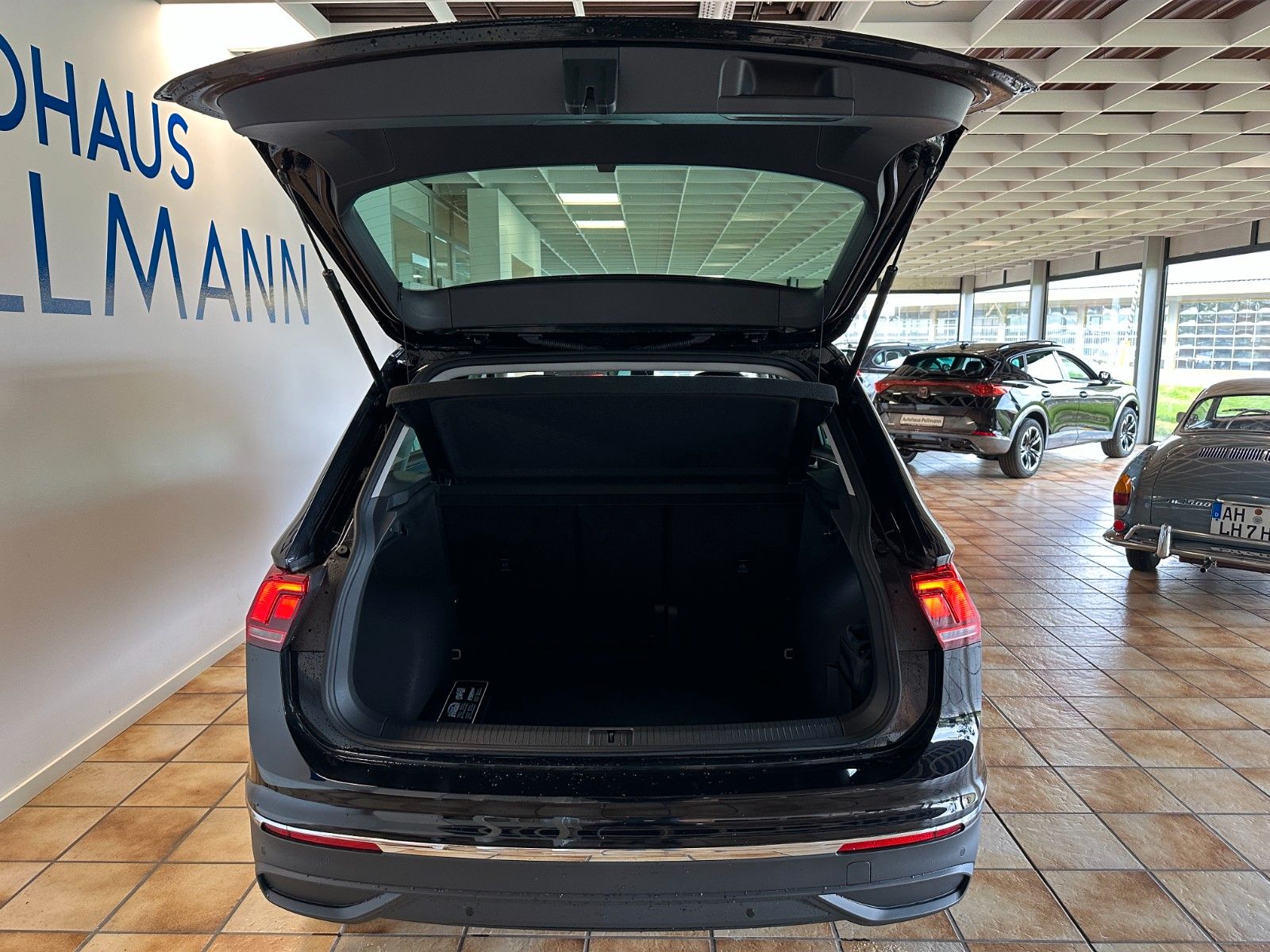 Volkswagen Tiguan 1.5 TSI DSG Life - Samsaru's Car Outlet