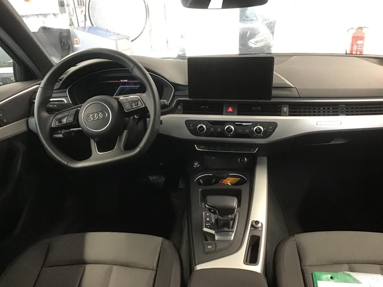 Audi A4 Avant 40 TDI quattro S line - Samsaru's Car Outlet