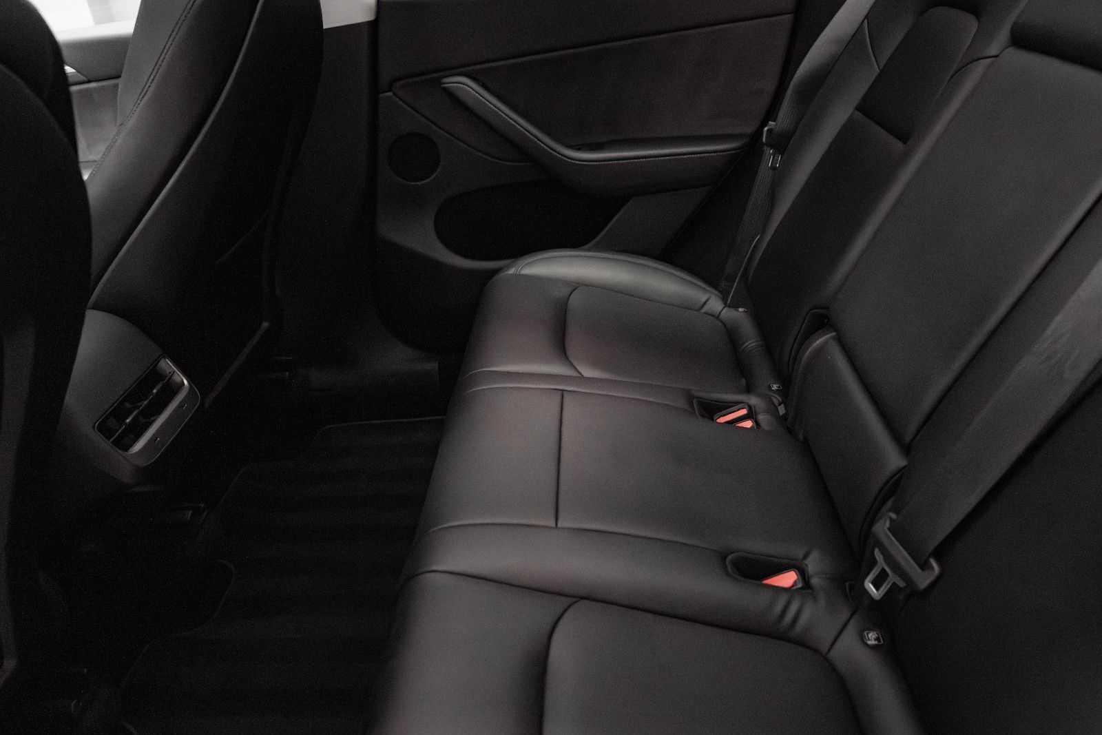 Tesla Model Y Long Range Dual AWD