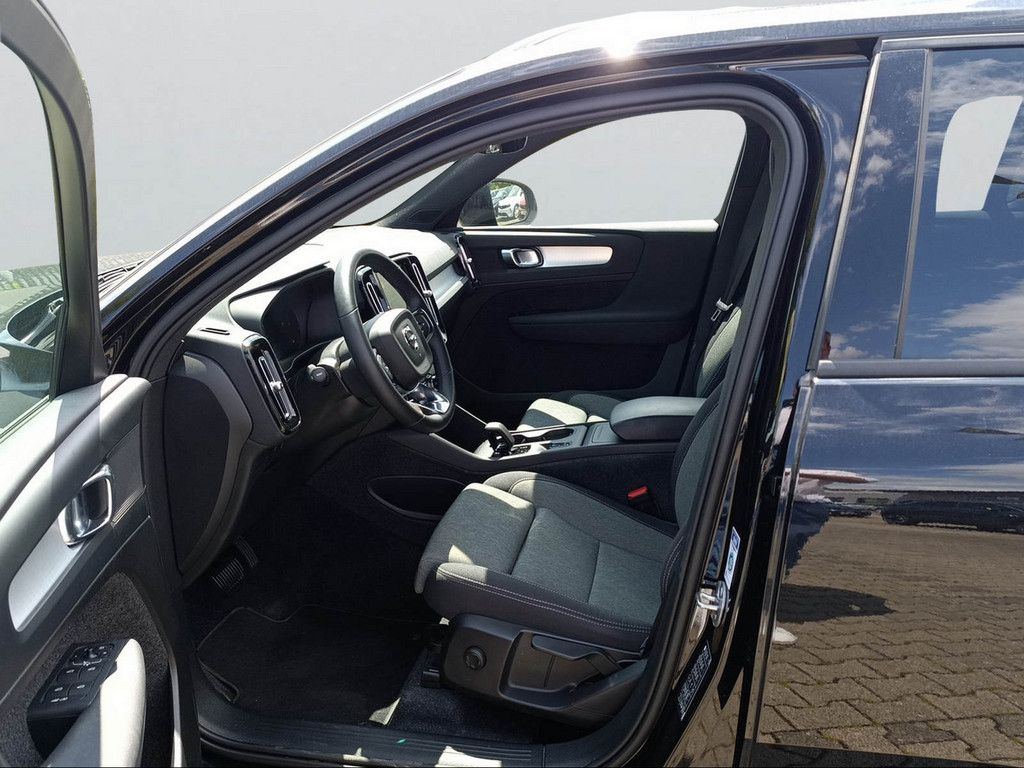 Volvo XC40 2.0 Core 2WD AHK LED SCHEINWERFER