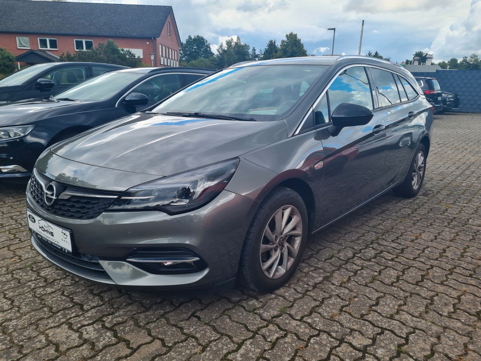 Opel Astra K Sports Tourer Elegance - Samsaru's Car Outlet