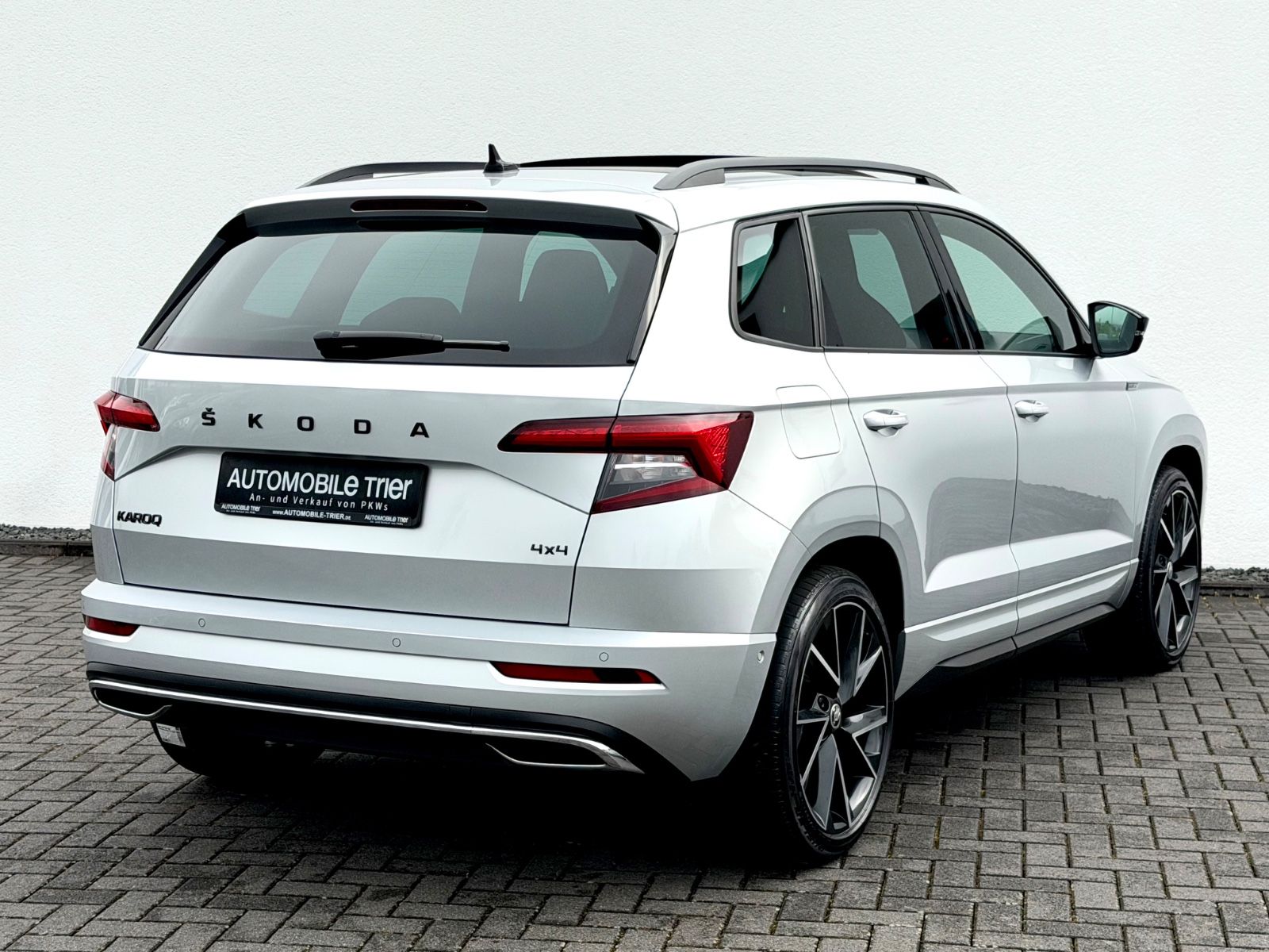 Skoda Karoq Sportline 2.0 TSI DSG 4x4/PANO/LED/ACC/AHK