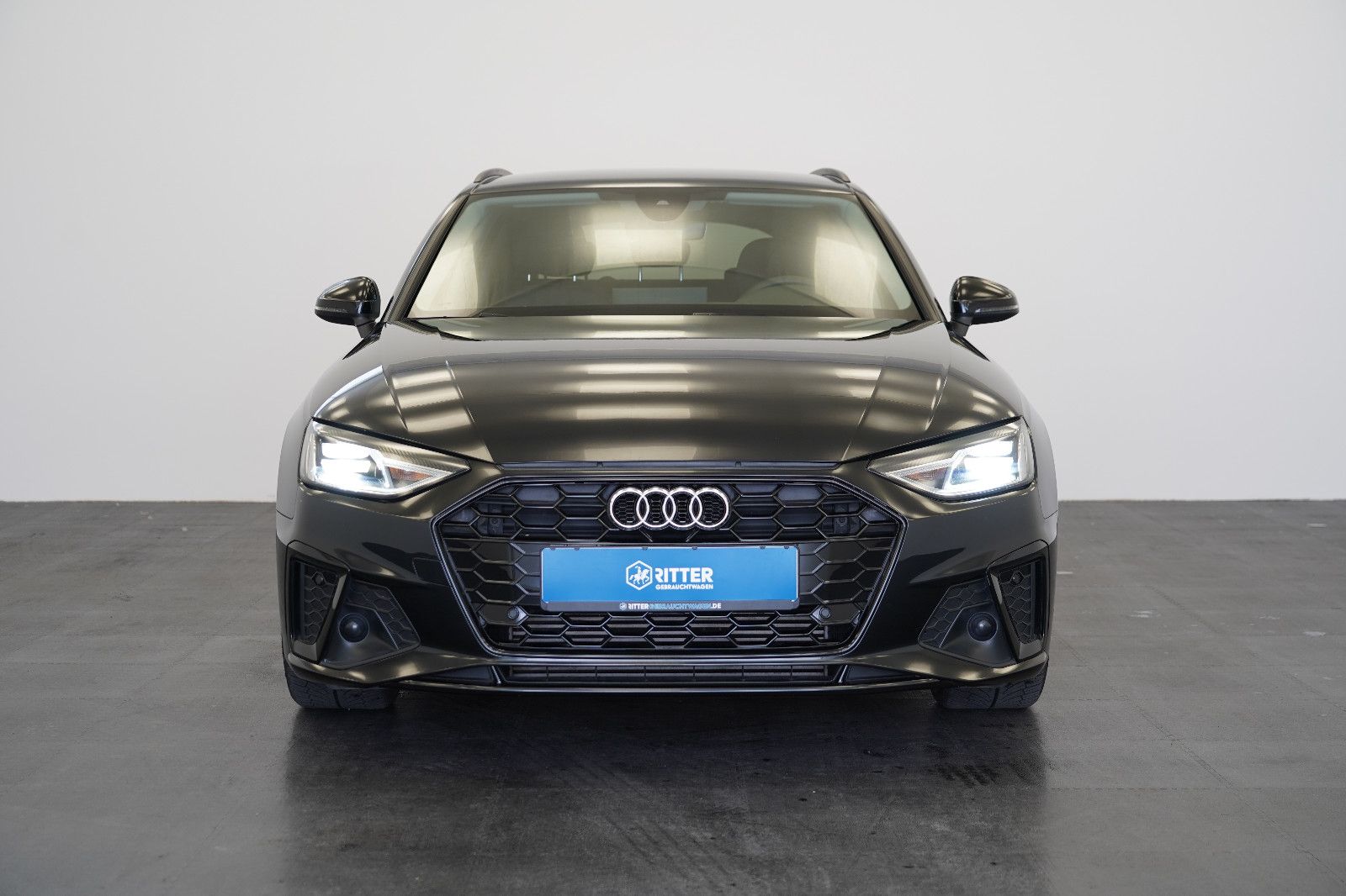 Audi A4 Avant 35 TFSI S Line S-Tronic - Samsaru's Car Outlet