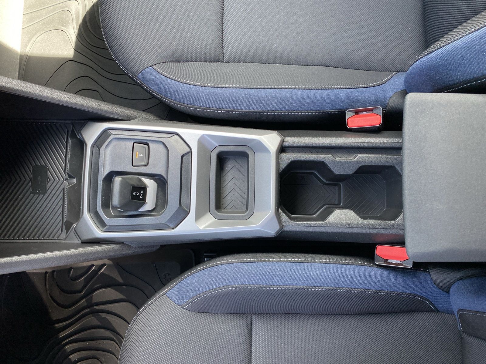 Dacia Duster Journey HYBRID 140 - Samsaru's Car Outlet