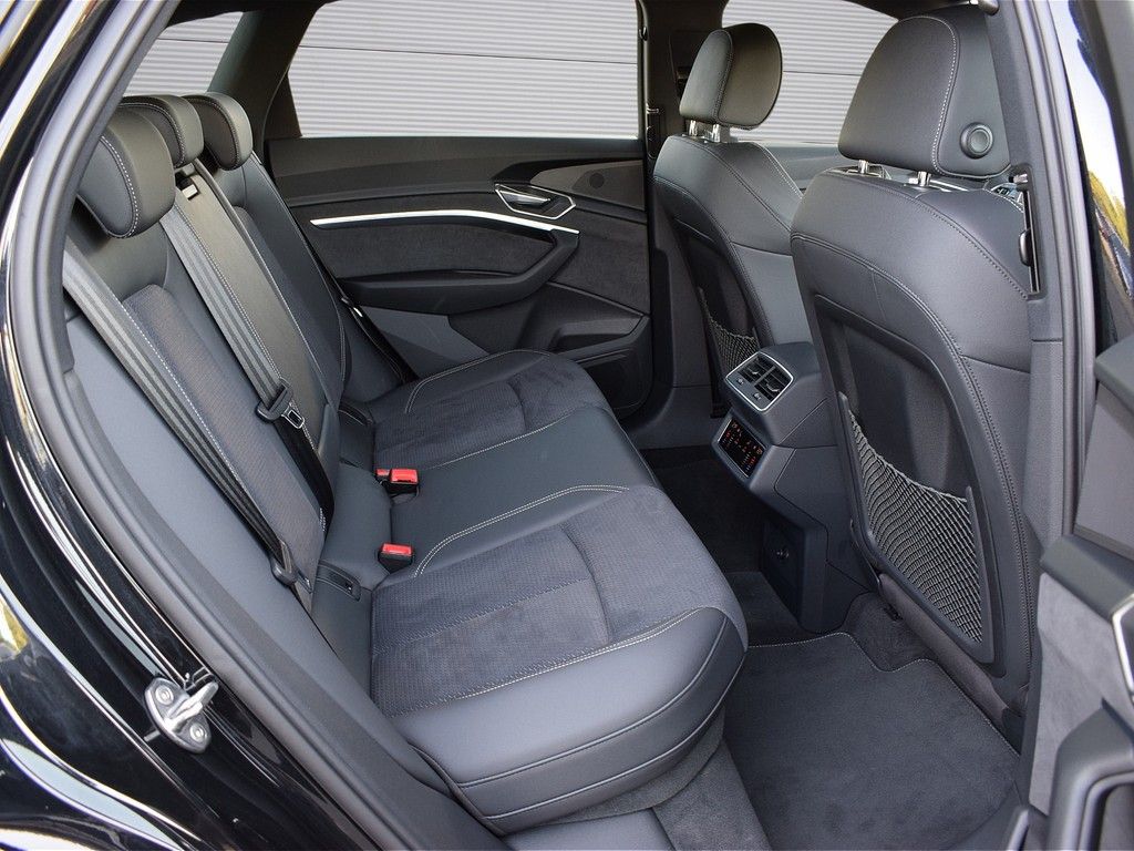 Audi Q8 50 e-tron quattro S-line - Samsaru's Car Outlet