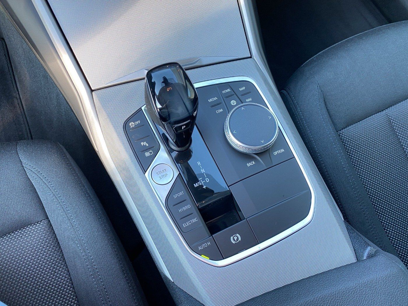 BMW 330e xDrive Advantage CAM/TEMPO/DAB/SH/S-LENKRAD