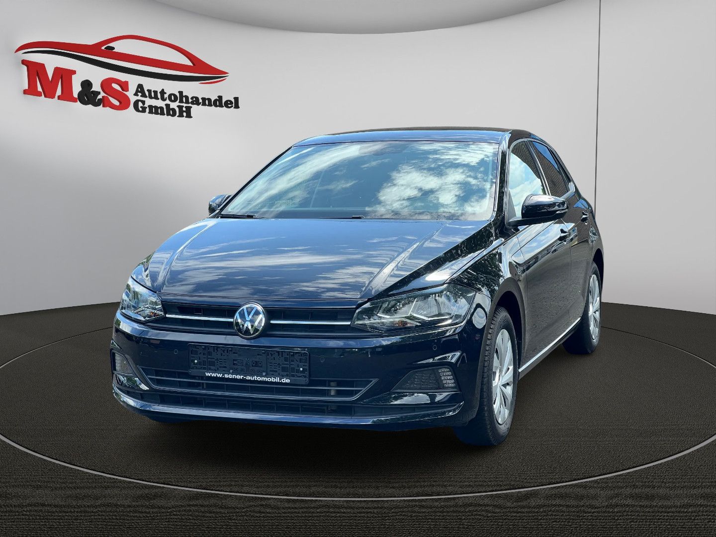 Volkswagen Polo VI Comfortline Aut. - Samsaru's Car Outlet