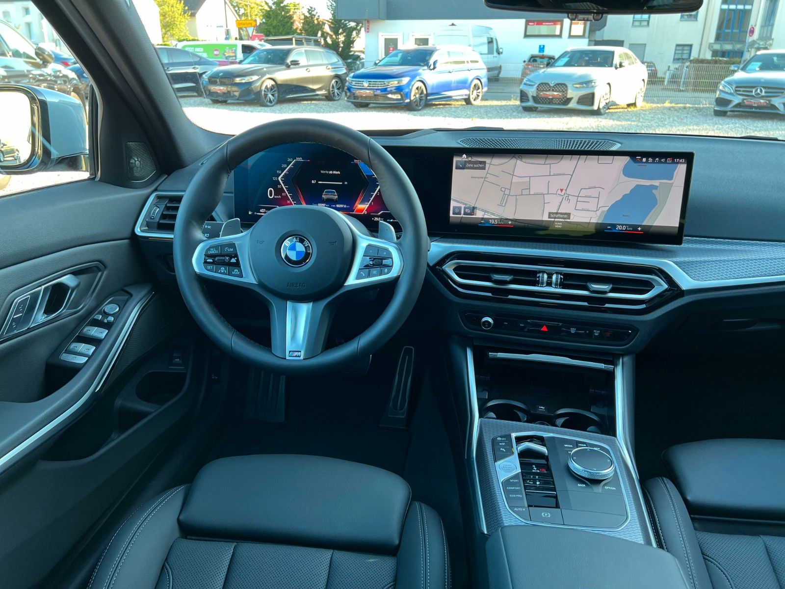 BMW 320d xDrive M Sport*360°HUD*Pano*HK*Standhzg*ACC