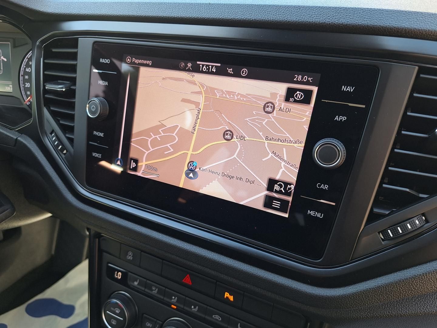 Volkswagen T-ROC 1.6 TDI - Samsaru's Car Outlet