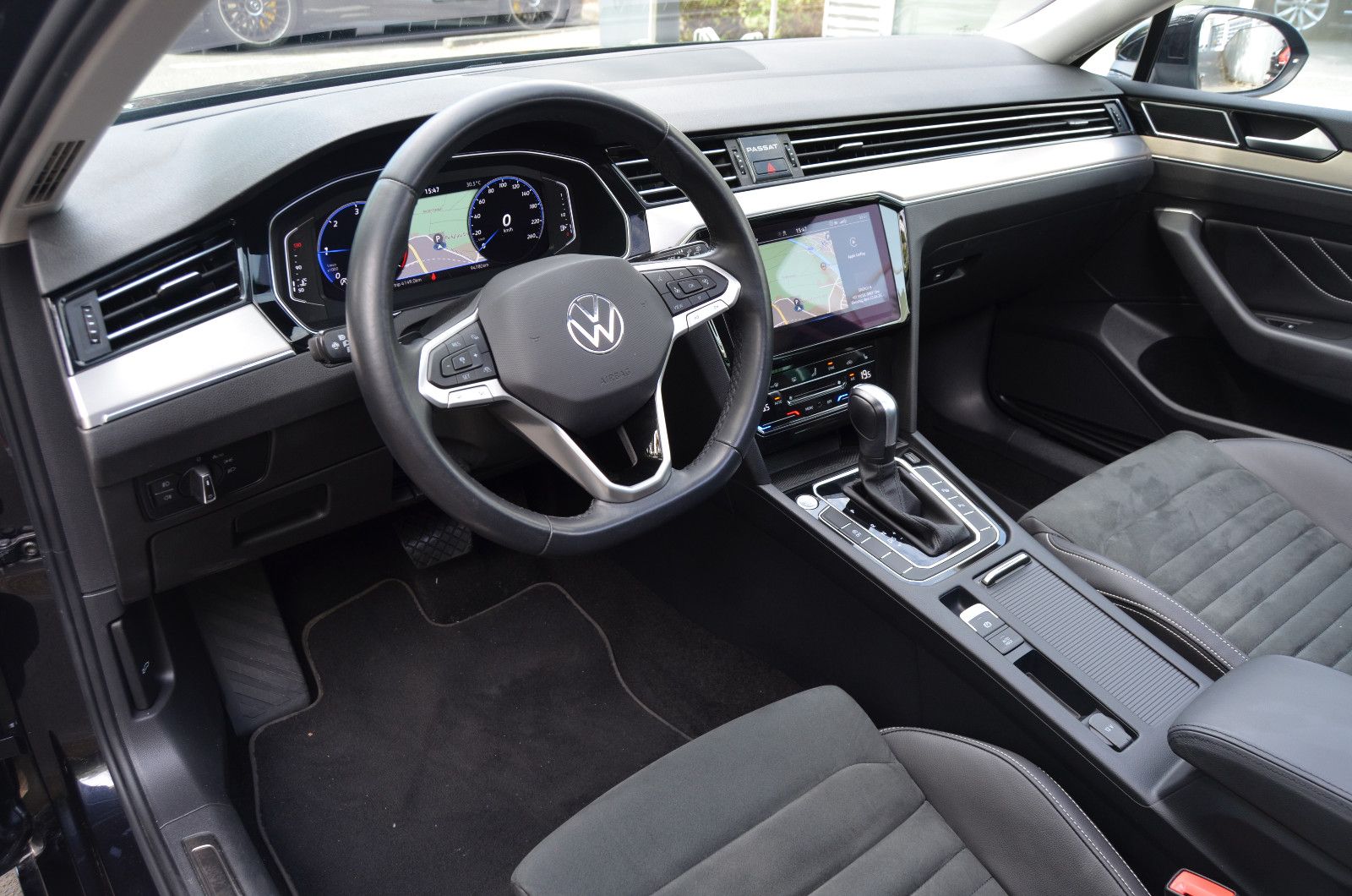 Volkswagen Passat Variant Elegance*IQ-Light*Pano*R-Kamera*