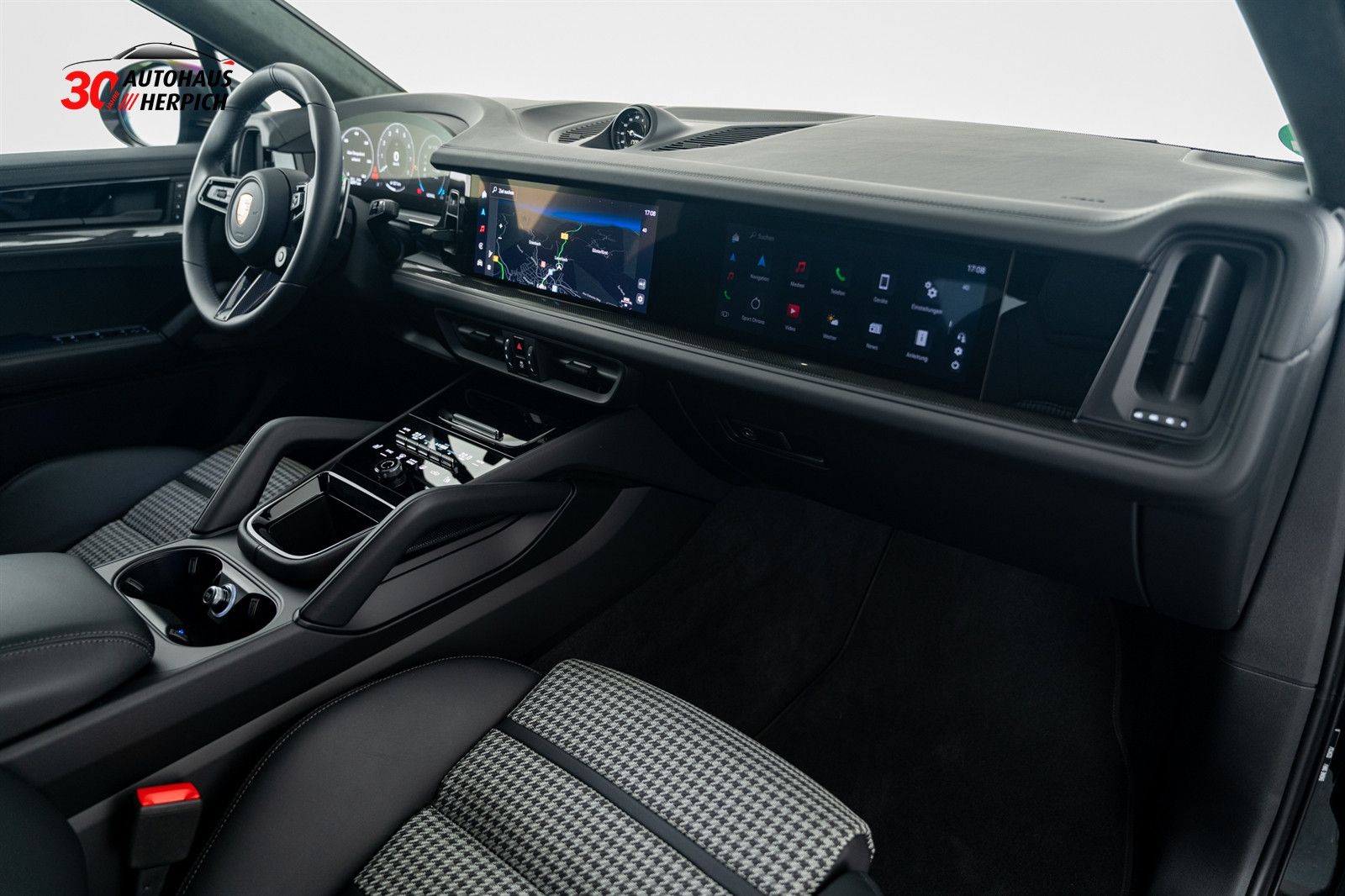 Porsche Cayenne GTS Coupé 22" Sport-Paket PDCC HUD HAL