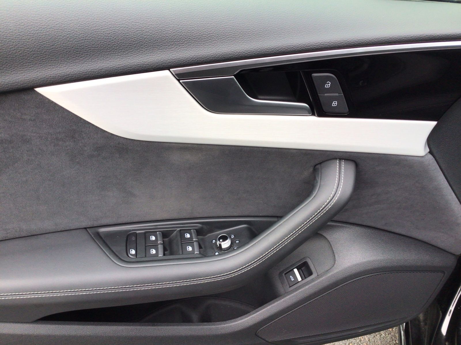 Audi A4 Avant 40 TFSI Q 2x S LINE LM19 AHK MATRIX-LED