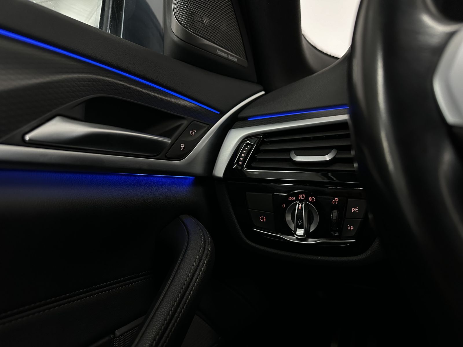 BMW 520 d xDrive M Sport |H-UP |H&K |BUSINESS|LED