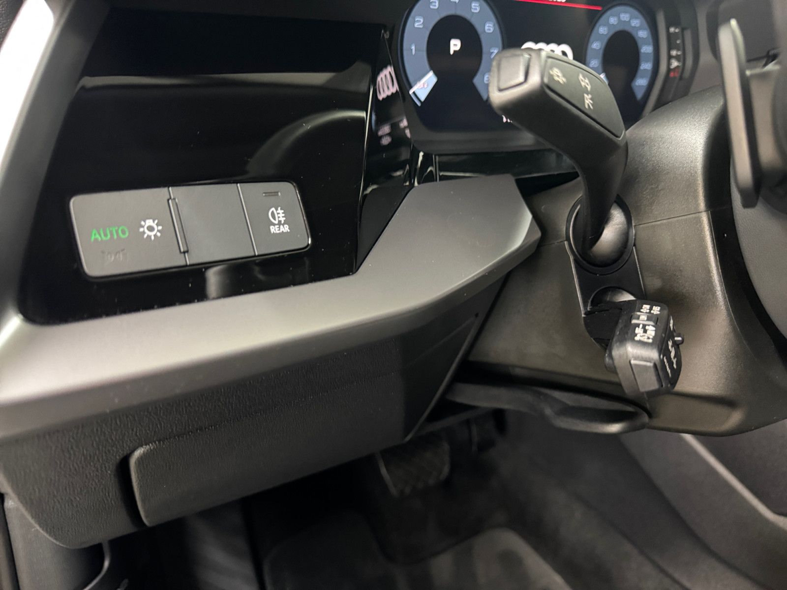 Audi A3 Limousine 30 TFSI advanced Carplay Sitzh LED