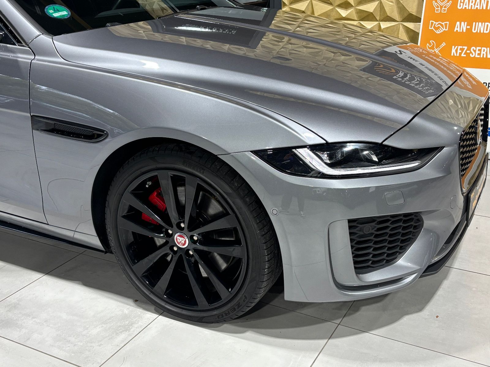 Jaguar XE R-Dynamic Black/360''KAM/PANO/EXCLUSIV/MERIDI