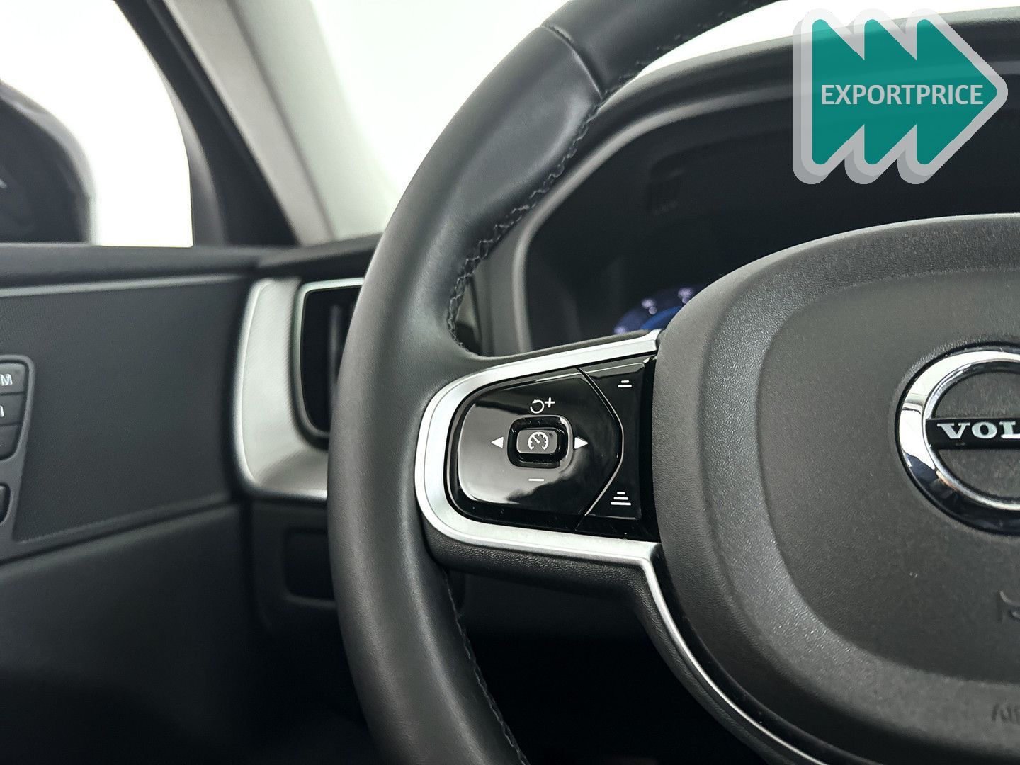 Volvo XC60 T6 Plug-in hybrid AWD Plus Dark | panorama